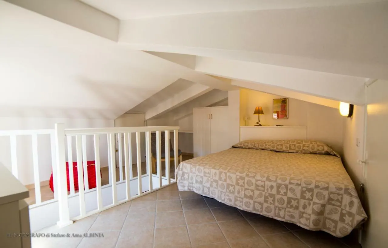 Saraceno Appartamenti Giglio Porto Apartment