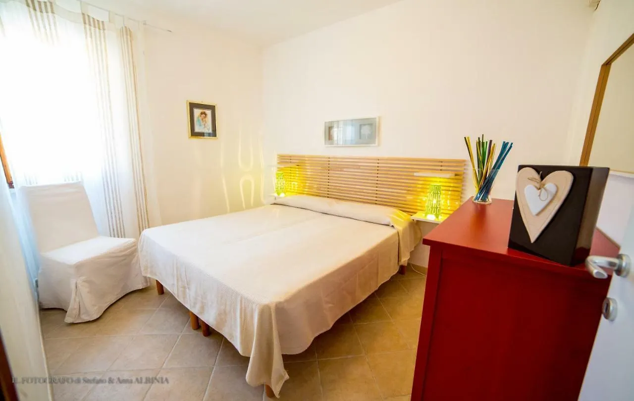 Saraceno Appartamenti Giglio Porto Apartment